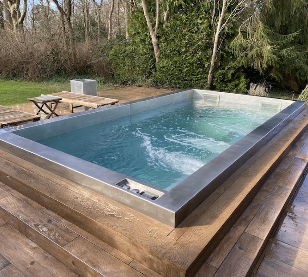 Swim Spa mit modernster Technik und elegantem Design